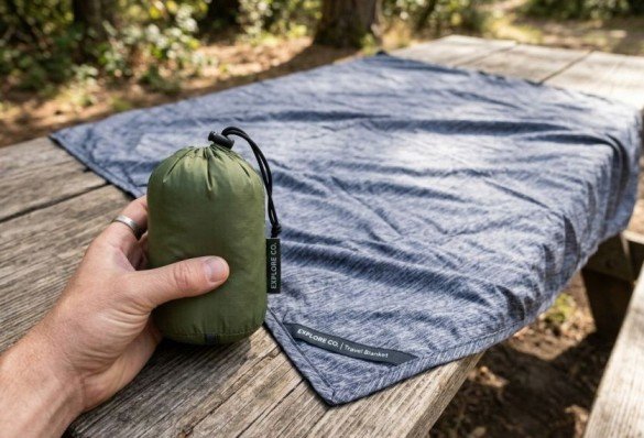 How to Choose a Travel Blanket: 5 Key Factors
