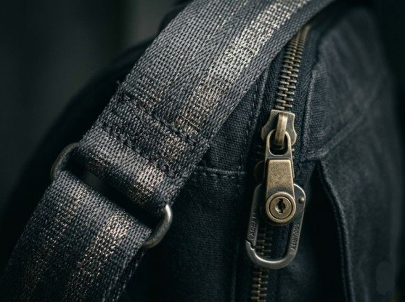 What to Look for in an Anti Theft Travel Purse